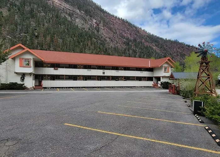Hot Springs Inn